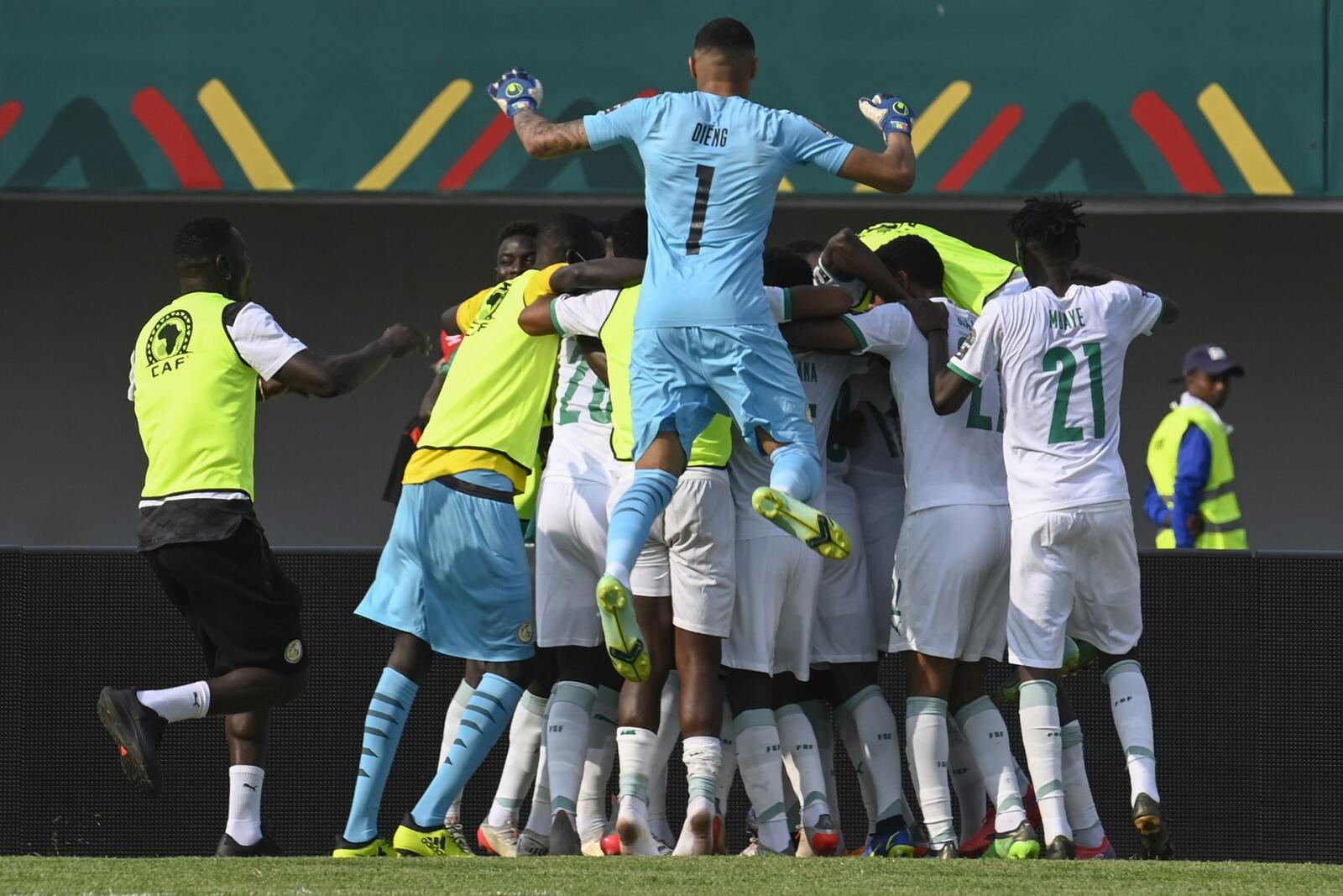 المغرب والسنغال تحققان الفوز