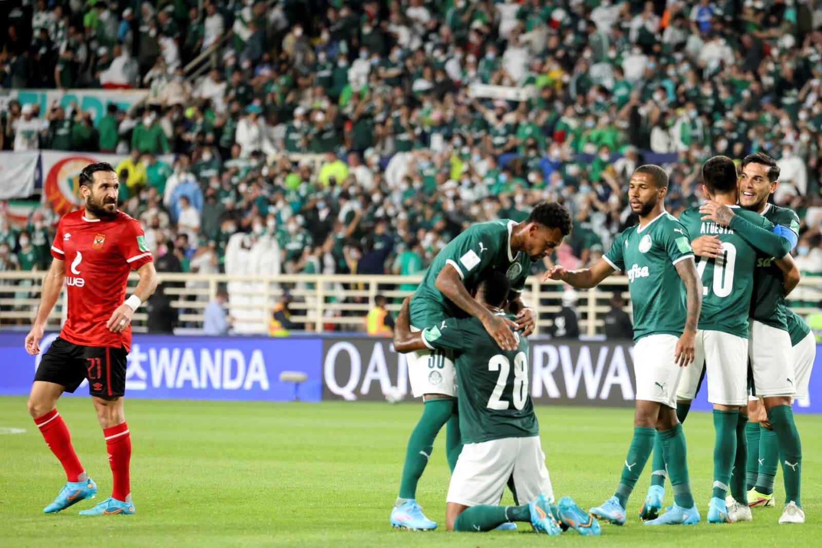 بالميراس يتخطى الأهلي
