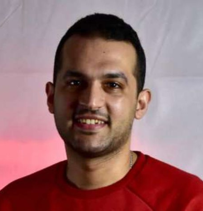 أكرم حسني