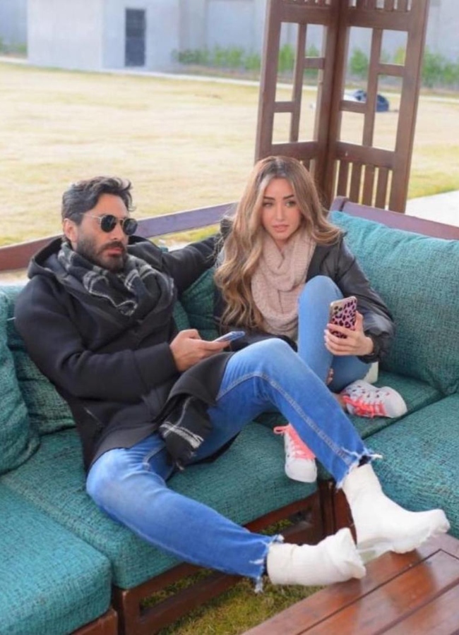 هنا الزاهد