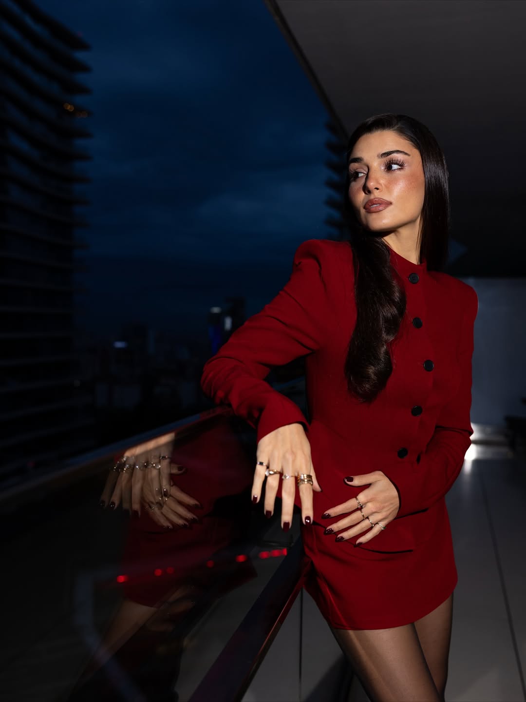 Hande Erçel Instagram 