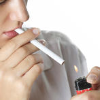 التدخين يمكن أن تزيد من خطر الإصابة بالسرطان خاصةً النساء التدخين يمكن أن تزيد من خطر الإصابة بالسرطان خاصةً النساء