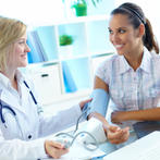 الصوديوم (المكوّن الرئيسي للملح) أنه يسبب ارتفاع ضغط الدم