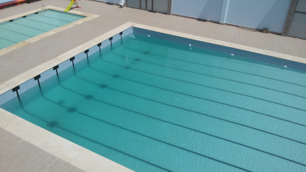 اكاديمية القمة الرياضية