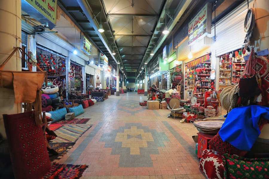 الخدمات الموجودة في سوق الزل بالرياض