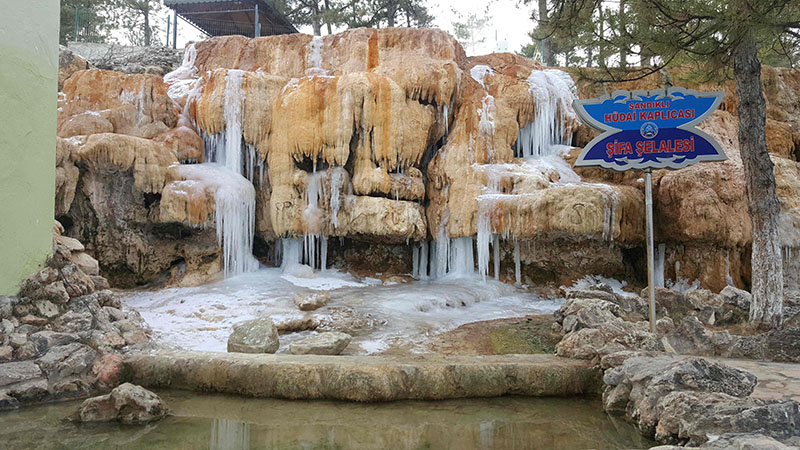 النشاطات التي يمكن القيام بها في حمامات الينابيع الساخنة