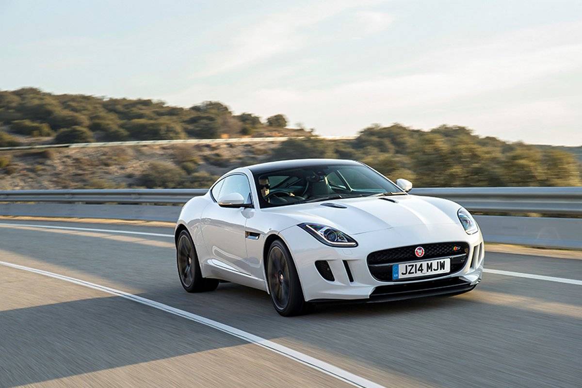 تفسير حلم ركوب السيارة البيضاء في المنام للمتزوجة