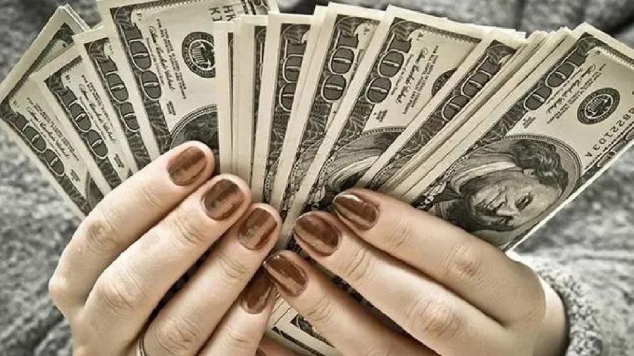 تفسير حلم شخص اعطاني نقود ورقية للمتزوجة لابن سيرين