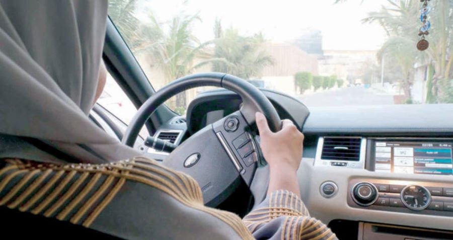 تفسير حلم قيادة السيارة البيضاء للعزباء