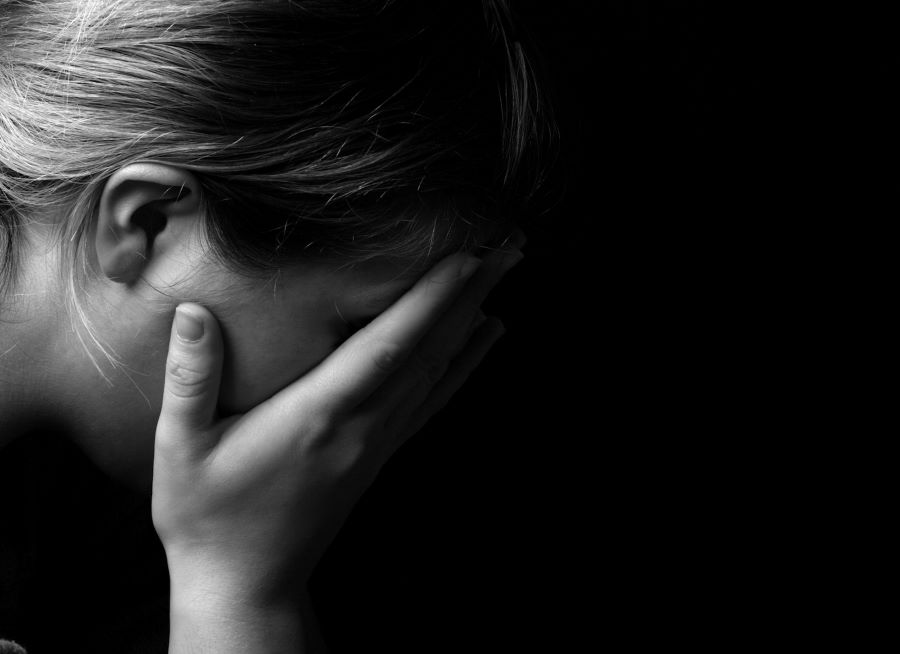 تفسير رؤية العياط في المنام للعزباء