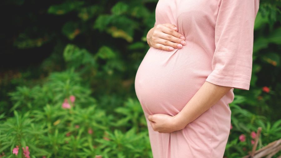تفسير رؤية امرأة حامل في المنام للمتزوجة لابن سيرين