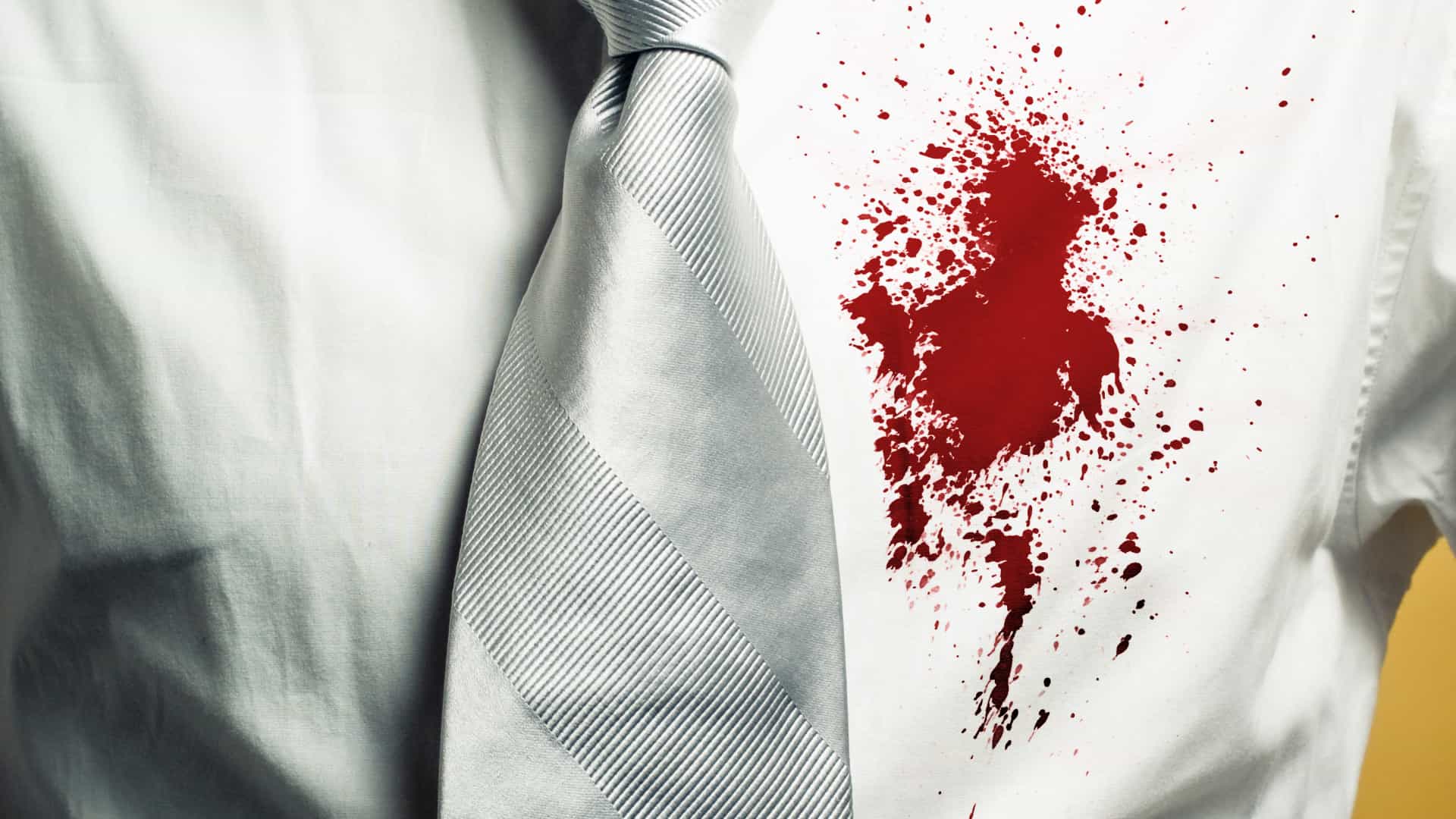 تفسير رؤية دم الحيض على الملابس البيضاء في المنام للمتزوجة