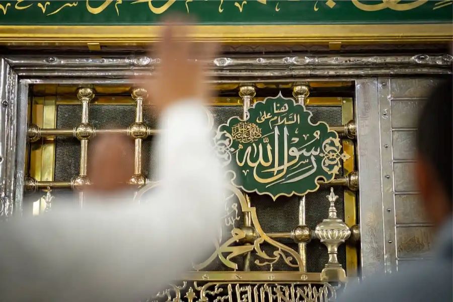دعاء جائز عند زيارة قبر الرسول وصاحبيه