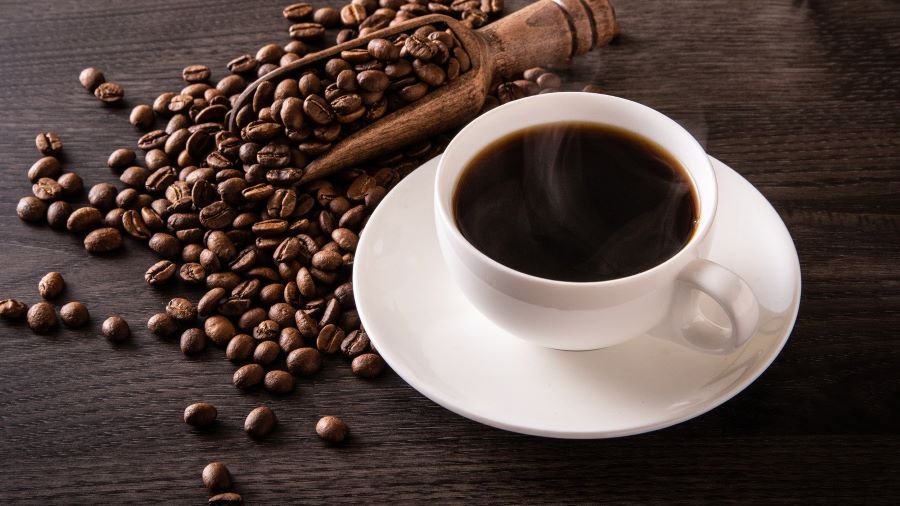 شرب القهوة في المنام للعزباء