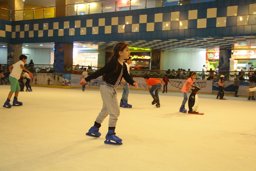  صالة التزلج في جدة بارك مول