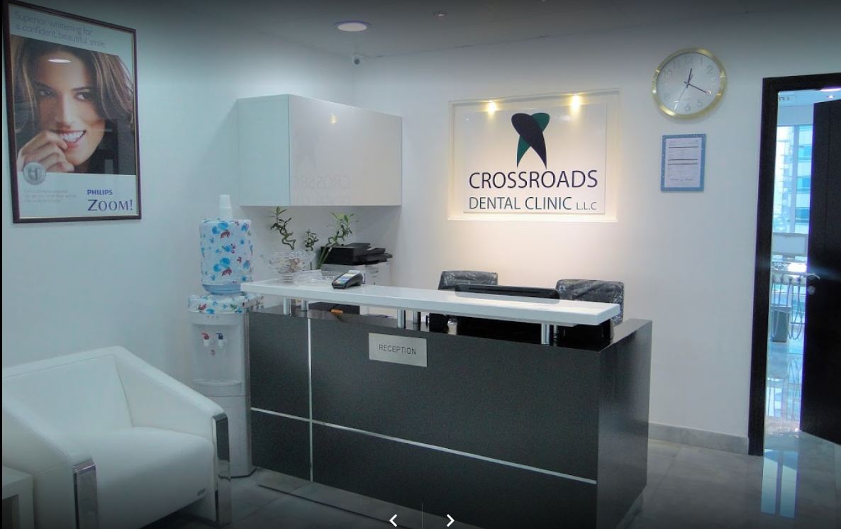 عيادة Crossroads Dental Clinic