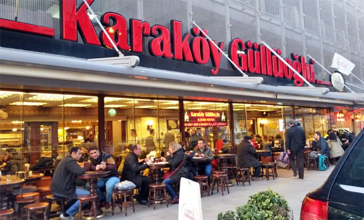 محل حلويات Karakoy gulluoglu