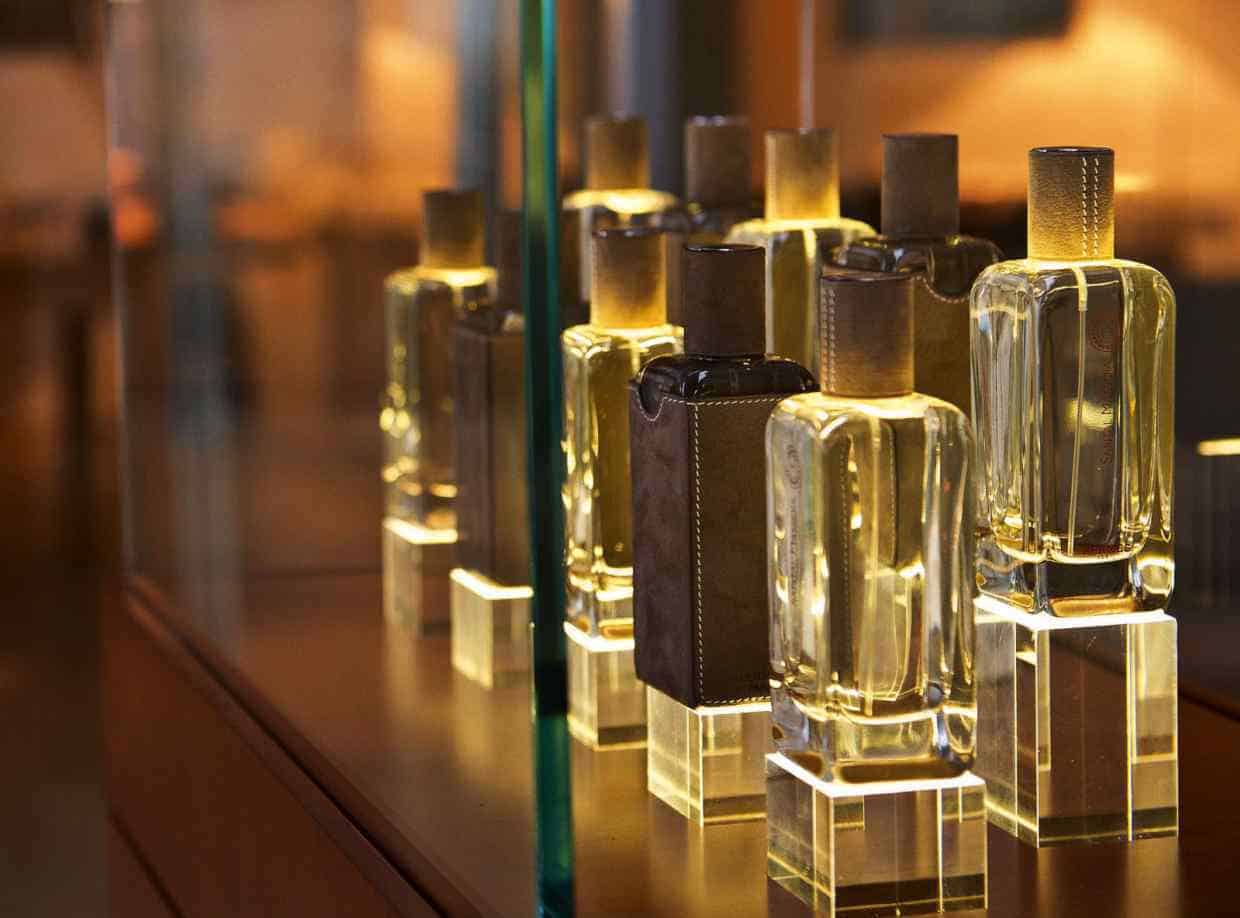 محلات العطور في سوق الديرة بالرياض