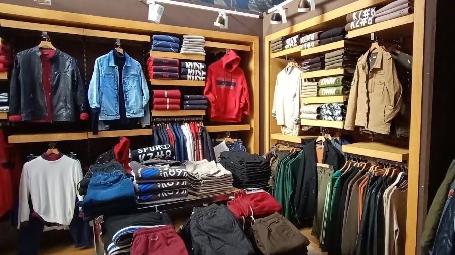 محلات الملابس في الاندلس مول في جدة