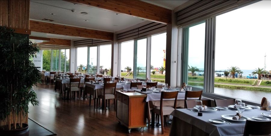 مطعم جراند جريل Grand Grill