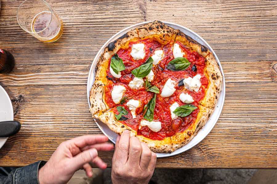 مطعم Moon Slice Pizza Dubai