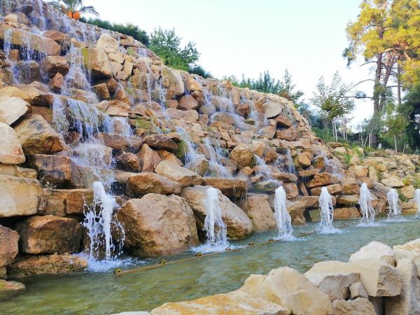 منظر المياه المتساقطة
