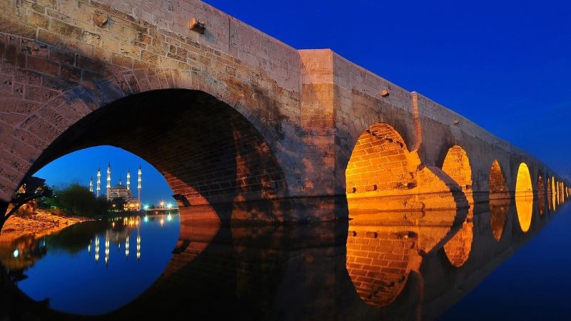 مواعيد عمل الجسر الحجري وأسعار الدخول