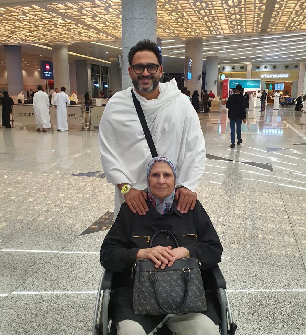 أكرم حسني