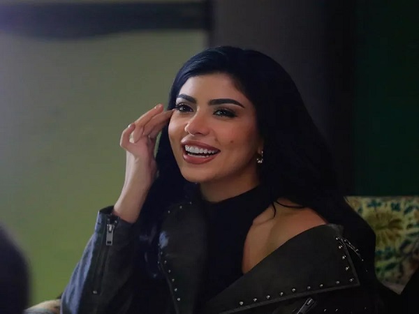 كارولين عزمي