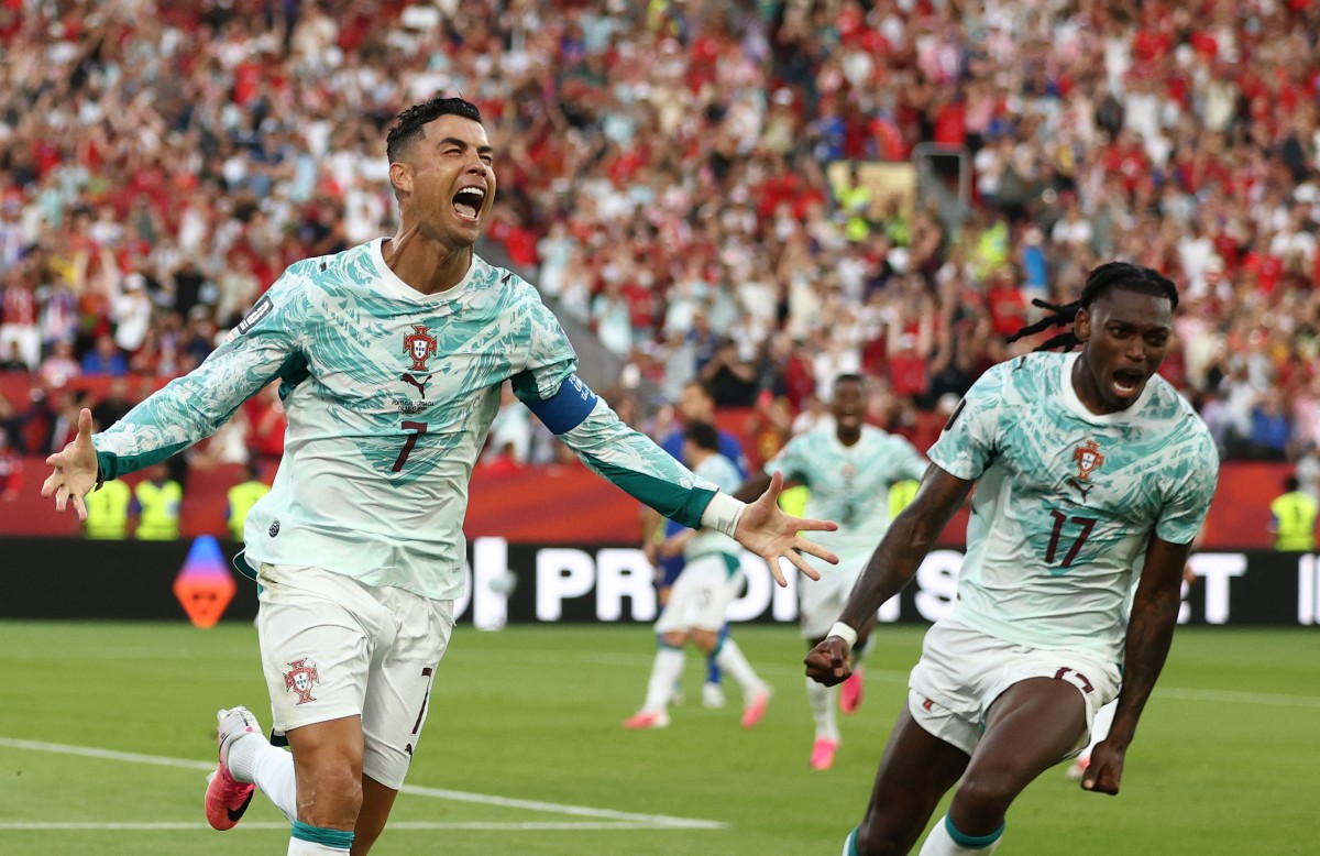فرحة رونالدو بتسجيل ركلة جزاء لمنتخب البرتغال أمام كرواتيا