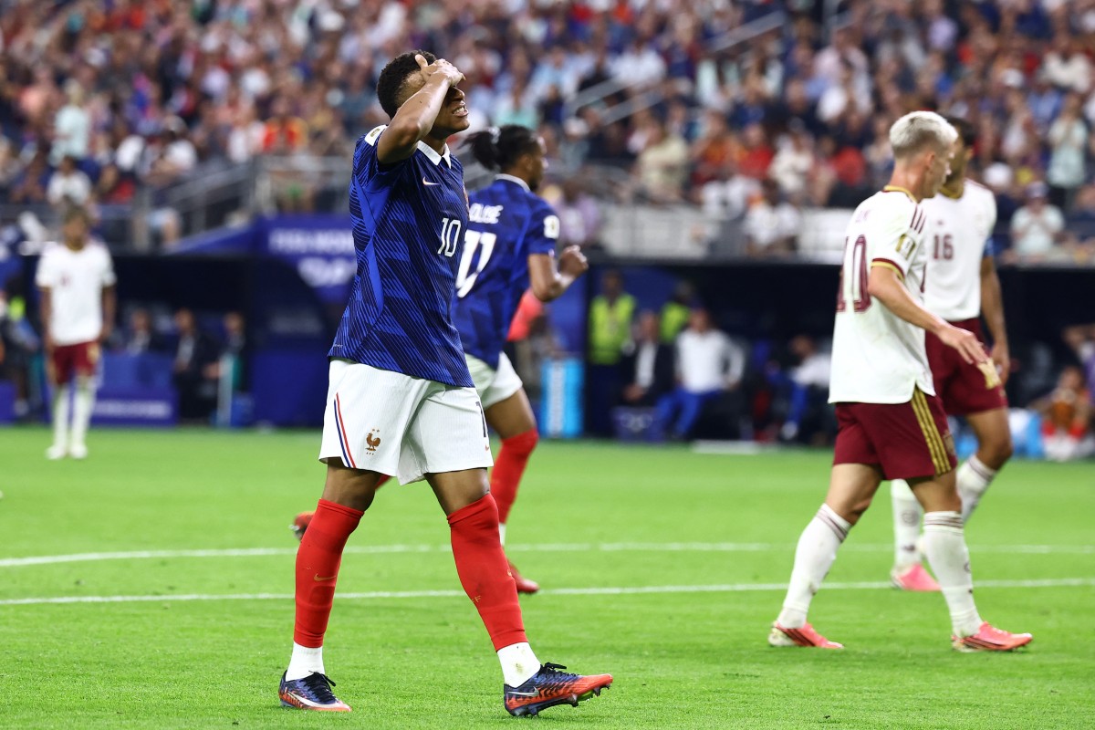 مبابي كان يعاني مع منتخب فرنسا أمام إسبانيا