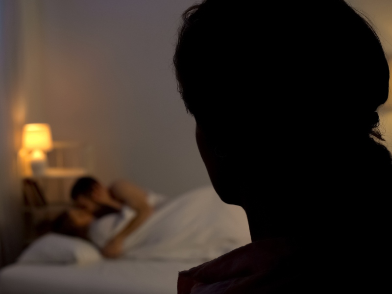 ما دلالات حلم الخيانة في المنام؟