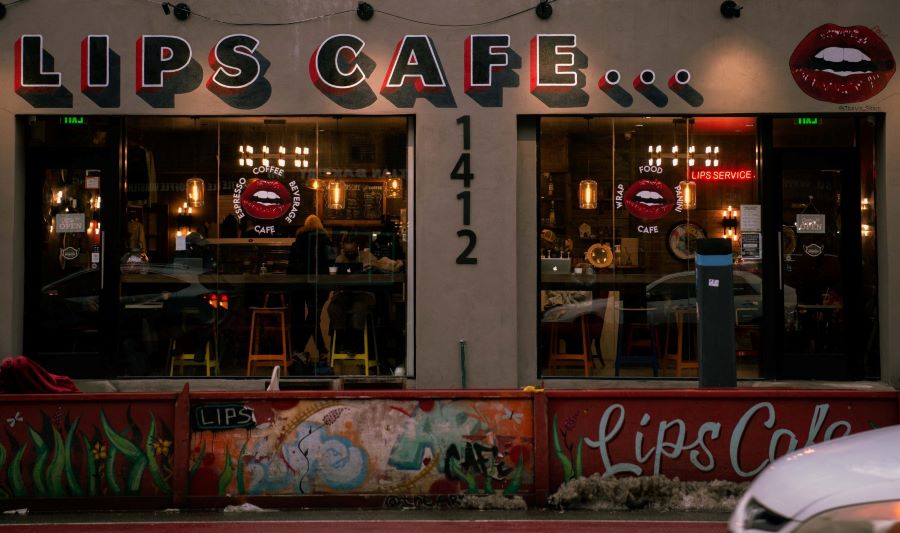  Lips the cafe
