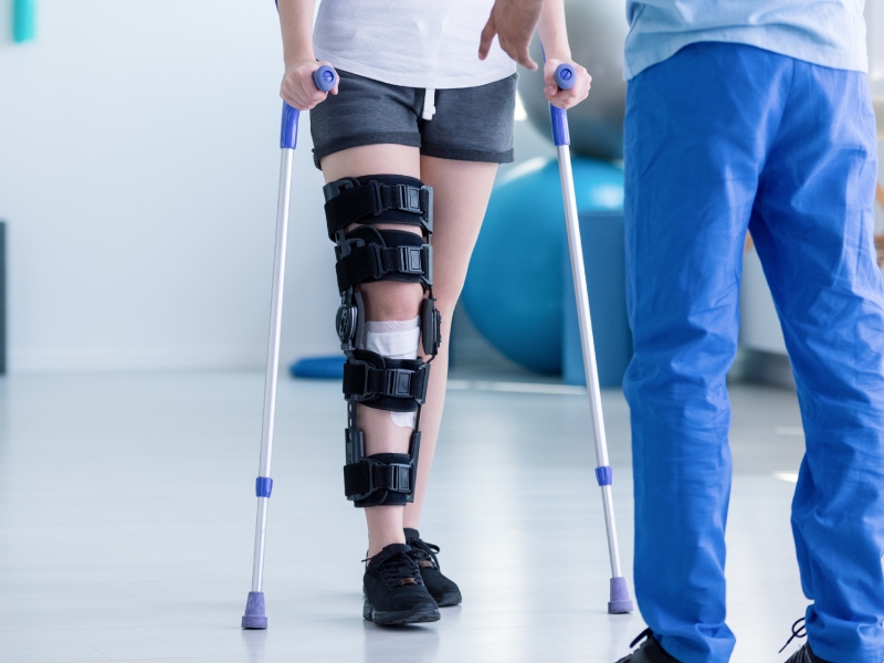 طبيب البوابة: الفرق بين العلاج الطبيعي وإعادة التأهيل