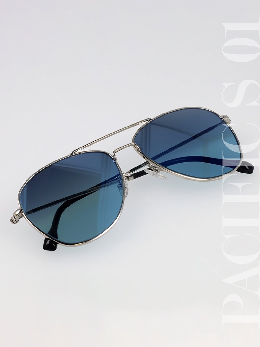 Emmanuel Macron is wearing Henry Jullien glasses