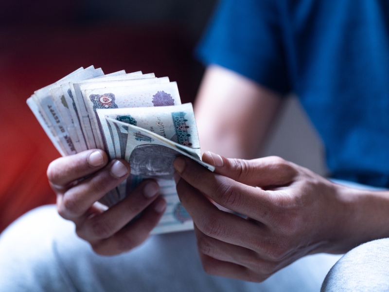ماذا يعني الحلم بعد النقود في المنام؟