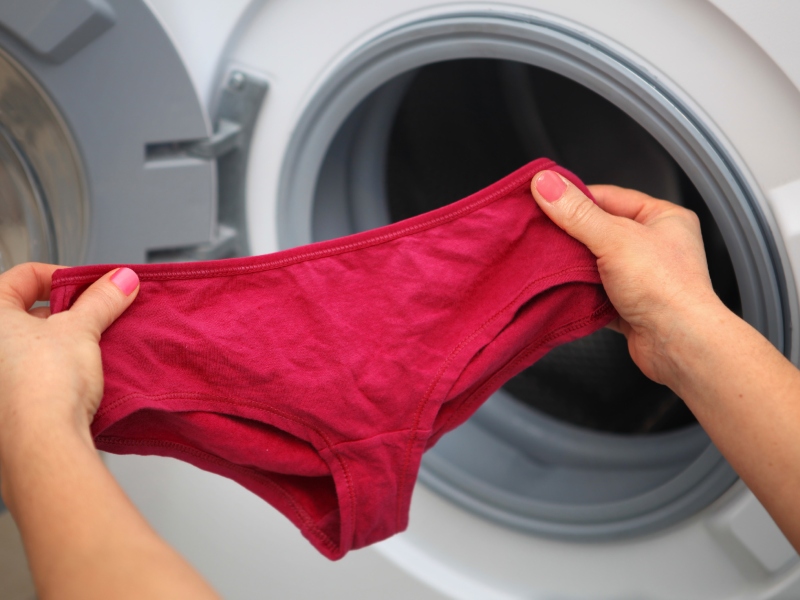 دراسة: لماذا يجب أن نبدأ في كي الملابس الداخلية ؟