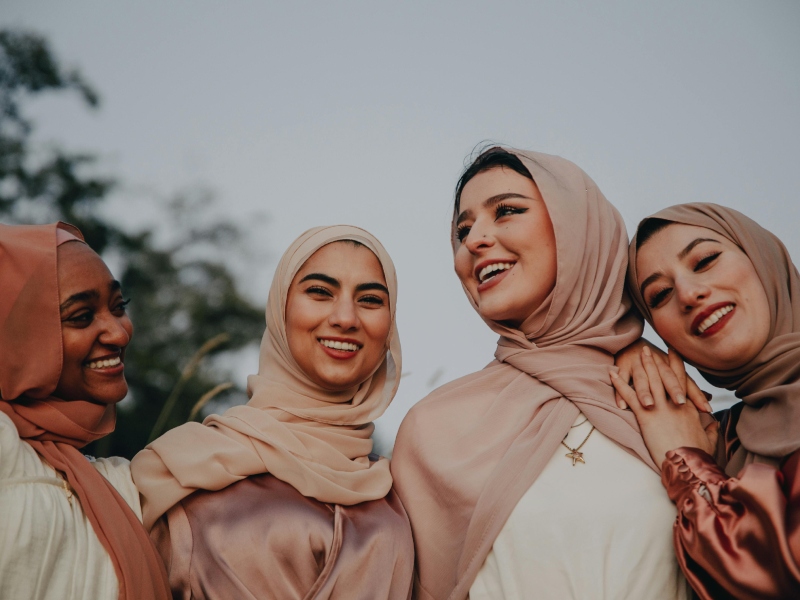الآداب العامة لدعوة الناس إلى الإفطار