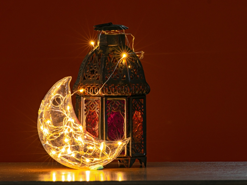 4 طرق مرحة لعمل زينة رمضان في المنزل