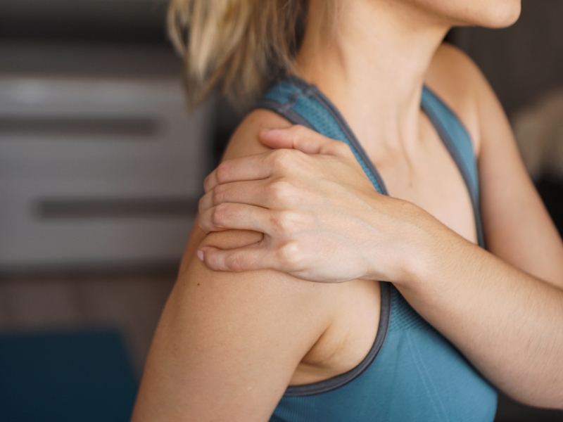 طبيب البوابة: أسباب الكتف المتجمد وطرق علاجه