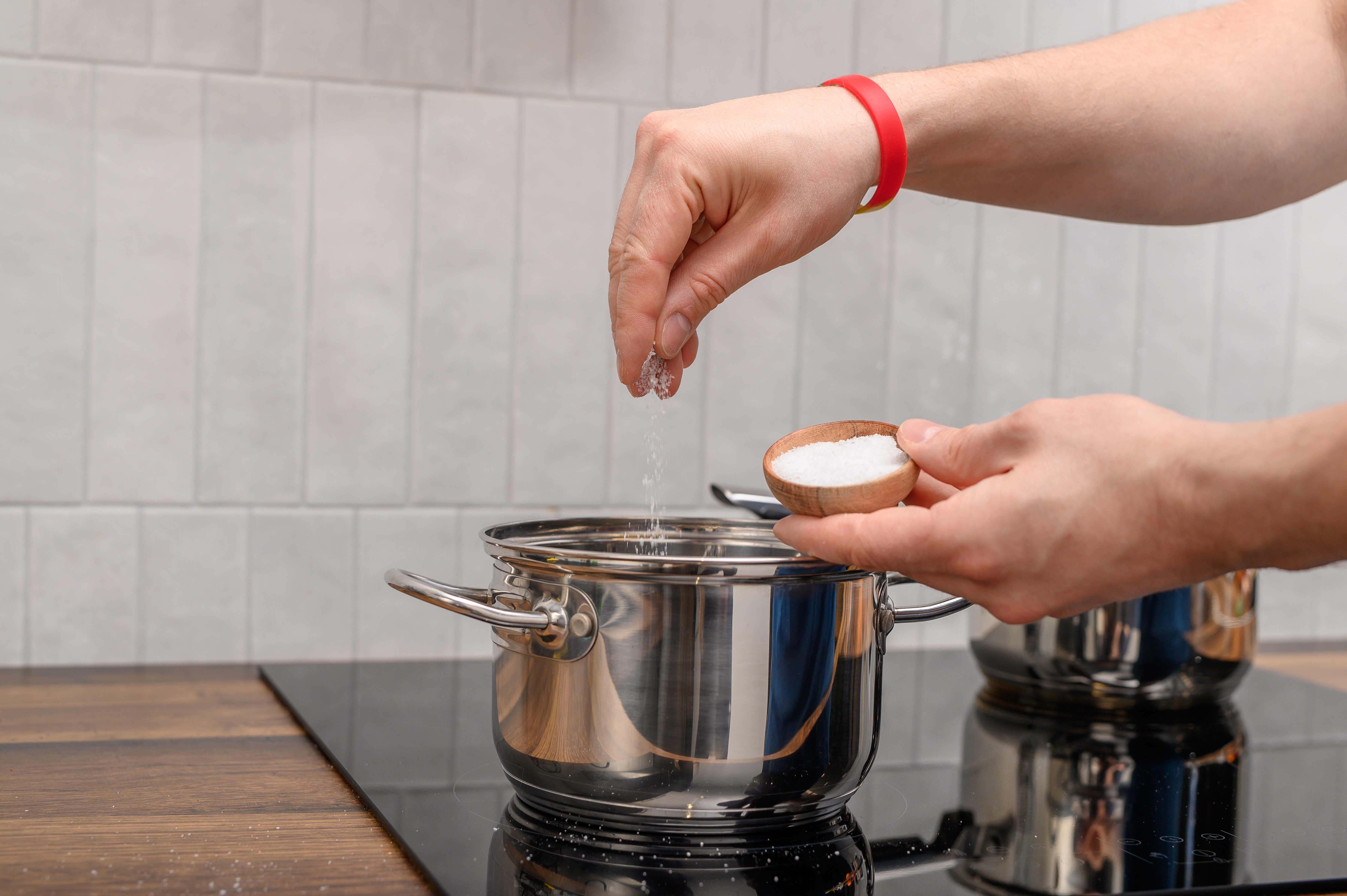 تعاني من وجع الأسنان؟ مشروبات قد تساعدك على تخفيف الألم