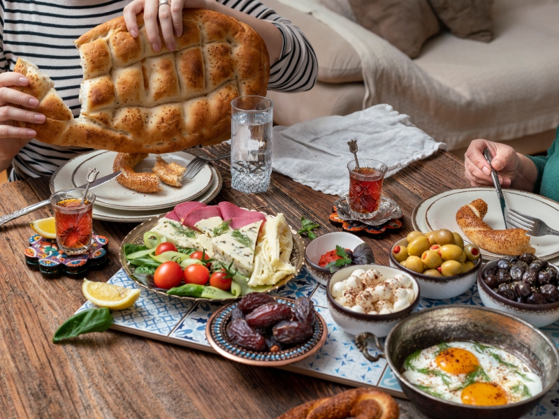 طبيب البوابة: 5 أطعمة تتناولها على السحور تكفيك حتى الفطور