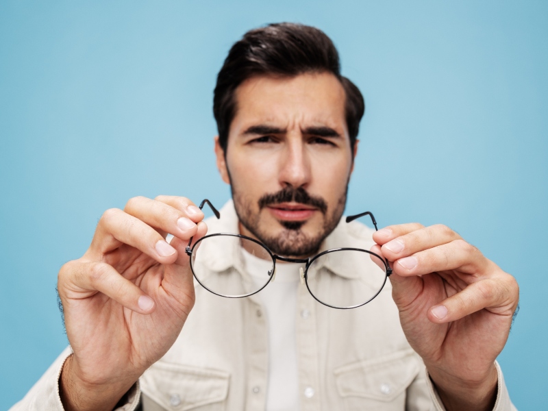 طبيب البوابة: 6 أعراض بصرية قد تشير لأورم الدماغ