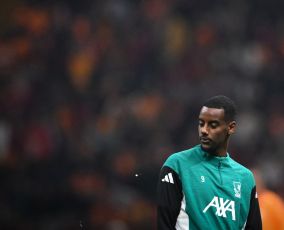 Shocking Alexander Isak Stat Sparks Concern After Liverpool’s Defeat to Galatasaray