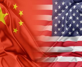 الذهب يرتفع مع تراجع الدولار وخفض الفائدة الأميركية 