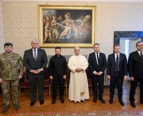 Zelensky insists voters must approve any land concessions 