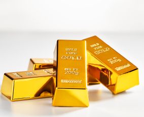  سعر أونصة الذهب مستوى 4700 دولار