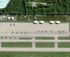 Trump warns UK to retain Diego Garcia control 