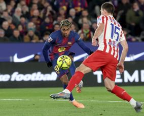 قمة نارية في الكأس: أتلتيكو يستضيف برشلونة في صدام نصف النهائي