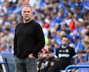 برشلونة يراقب 8 صفقات محتملة